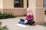 Daughter pulls off the wig of a girl with cancer, father forces her to shave her hair as punishment